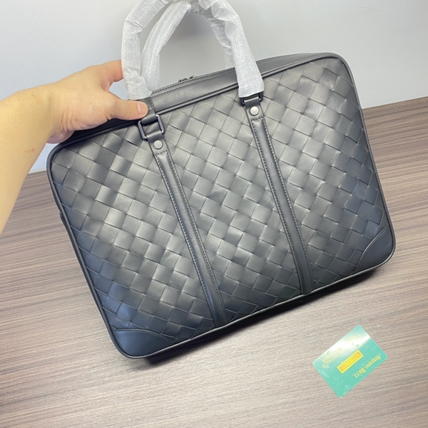 ボッテガヴェネタバッグ着用イメージ